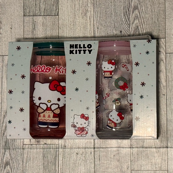 Hello Kitty Other - Hello Kitty Christmas 2 Pack Glass Tumbler Set with Straws